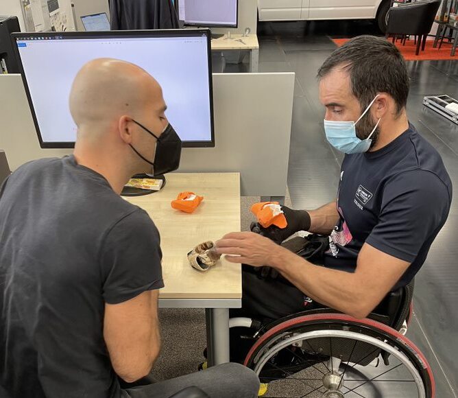 Diseño y fabricación de guantes especiales para atletismo en silla de ruedas